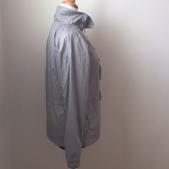 GAP Fit Ruffle Front Jacket - Picture 5 of 8